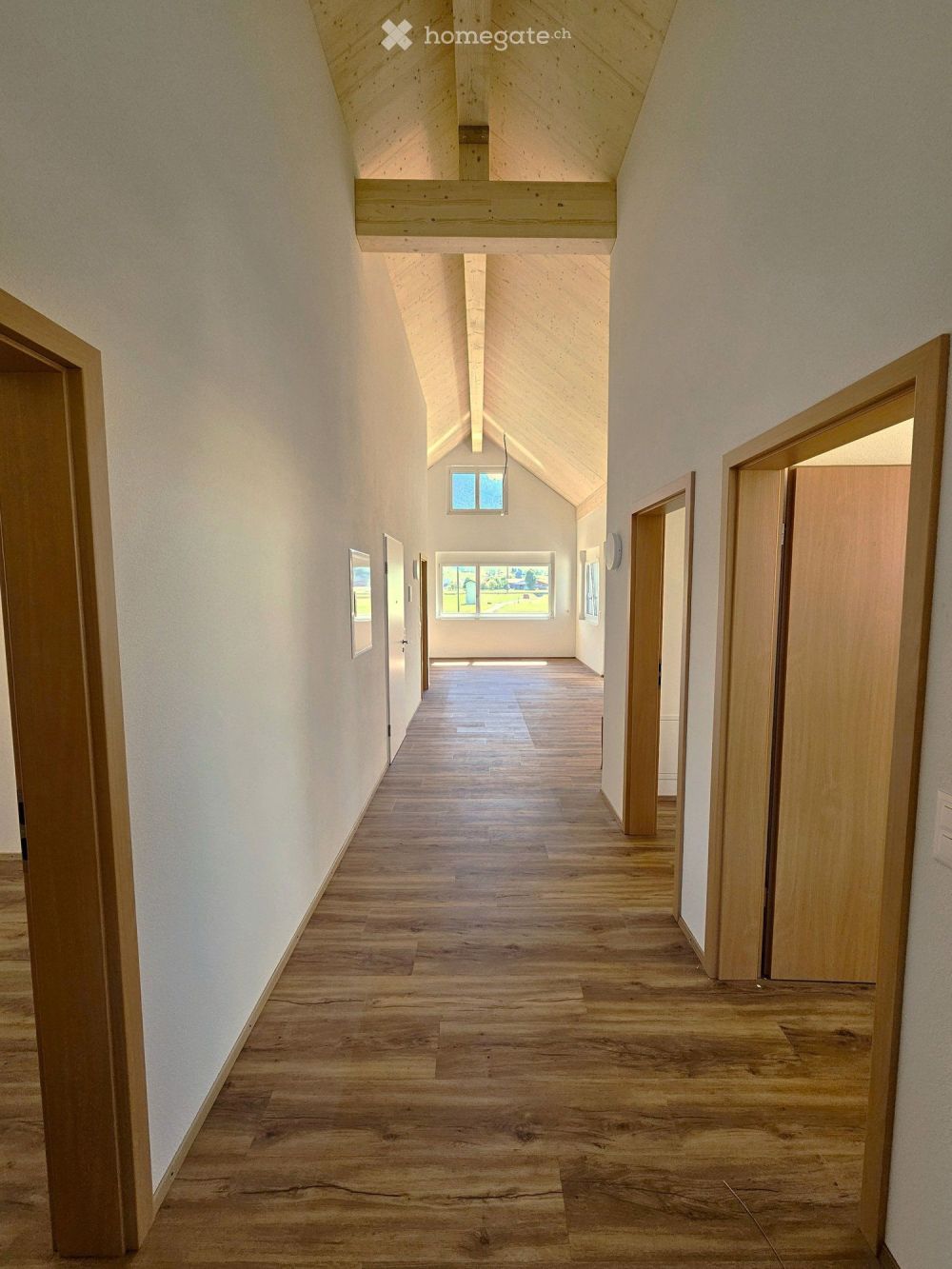 Moderne 5.5-Zimmer-Dachwohnung in Schübelbach - Bild 12