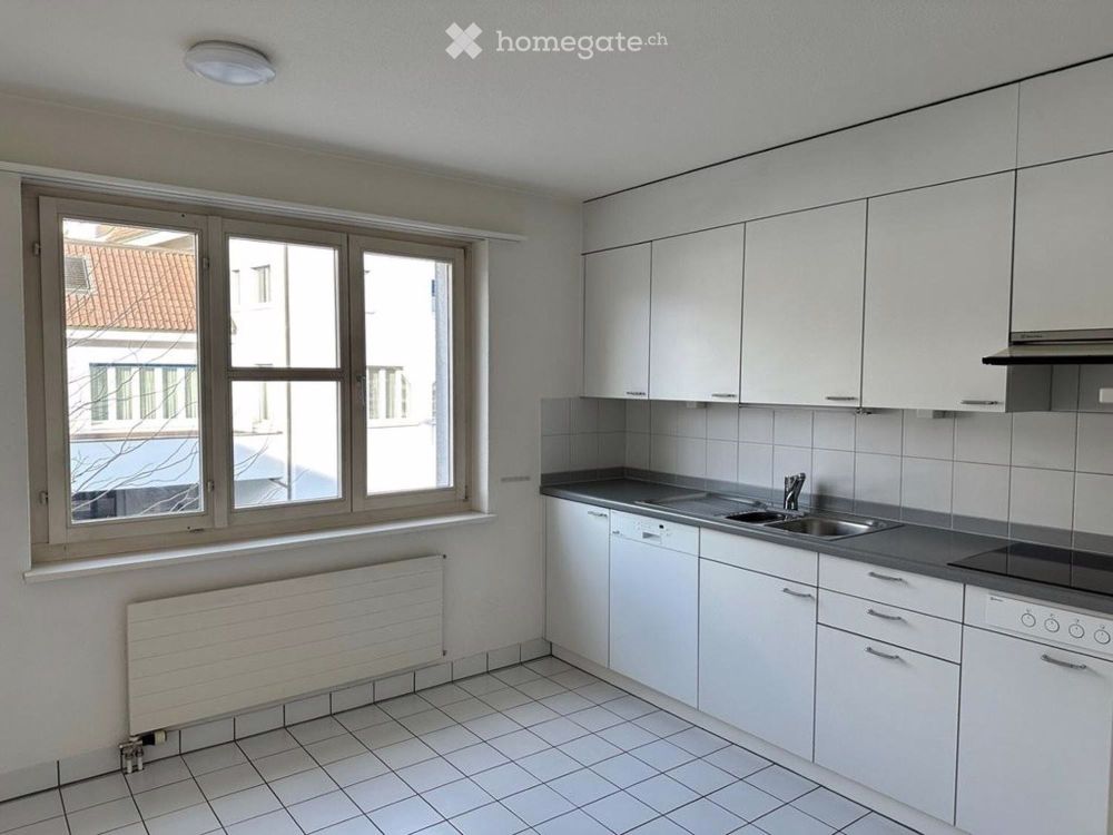 Charmante 3.5 Zimmerwohnung in Schwyz mit Lift und zentralem - Bild 4