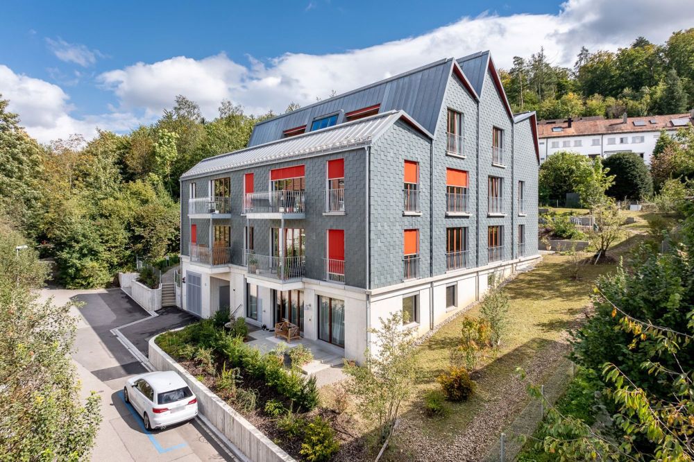 Design trifft Panorama - moderne 3.5-Zimmer-Dachwohnung - Bild 1