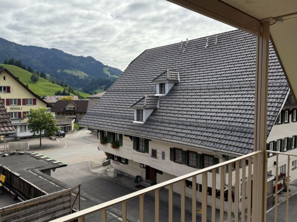 Dachwohnung im Eigentumsstandard - Bild 1