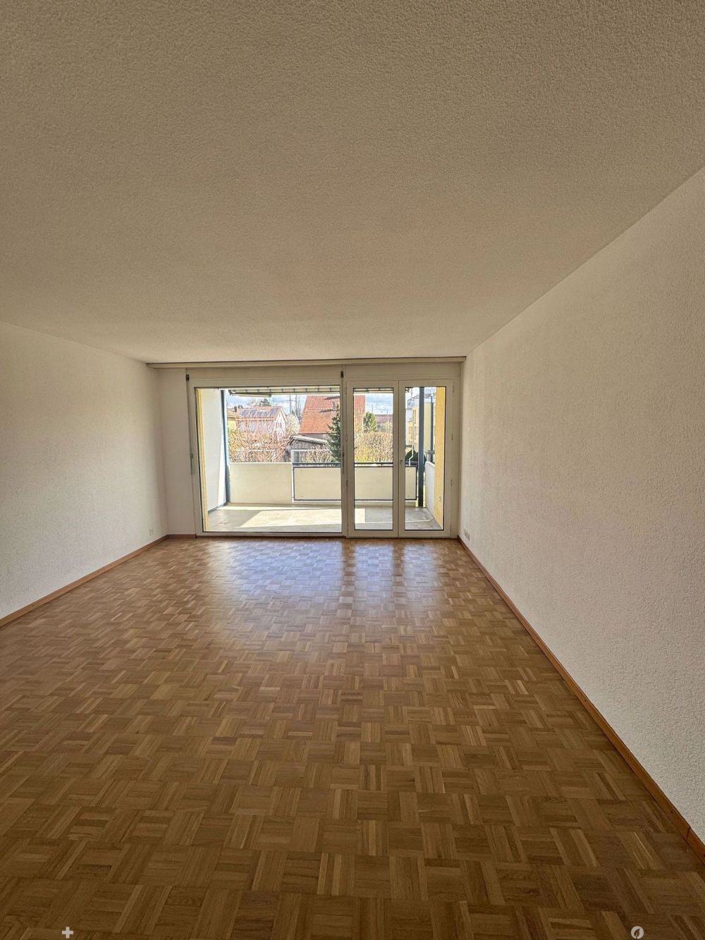 Geräumige 4.5-Zimmerwohnung mit brandneuer Küche - Bild 5