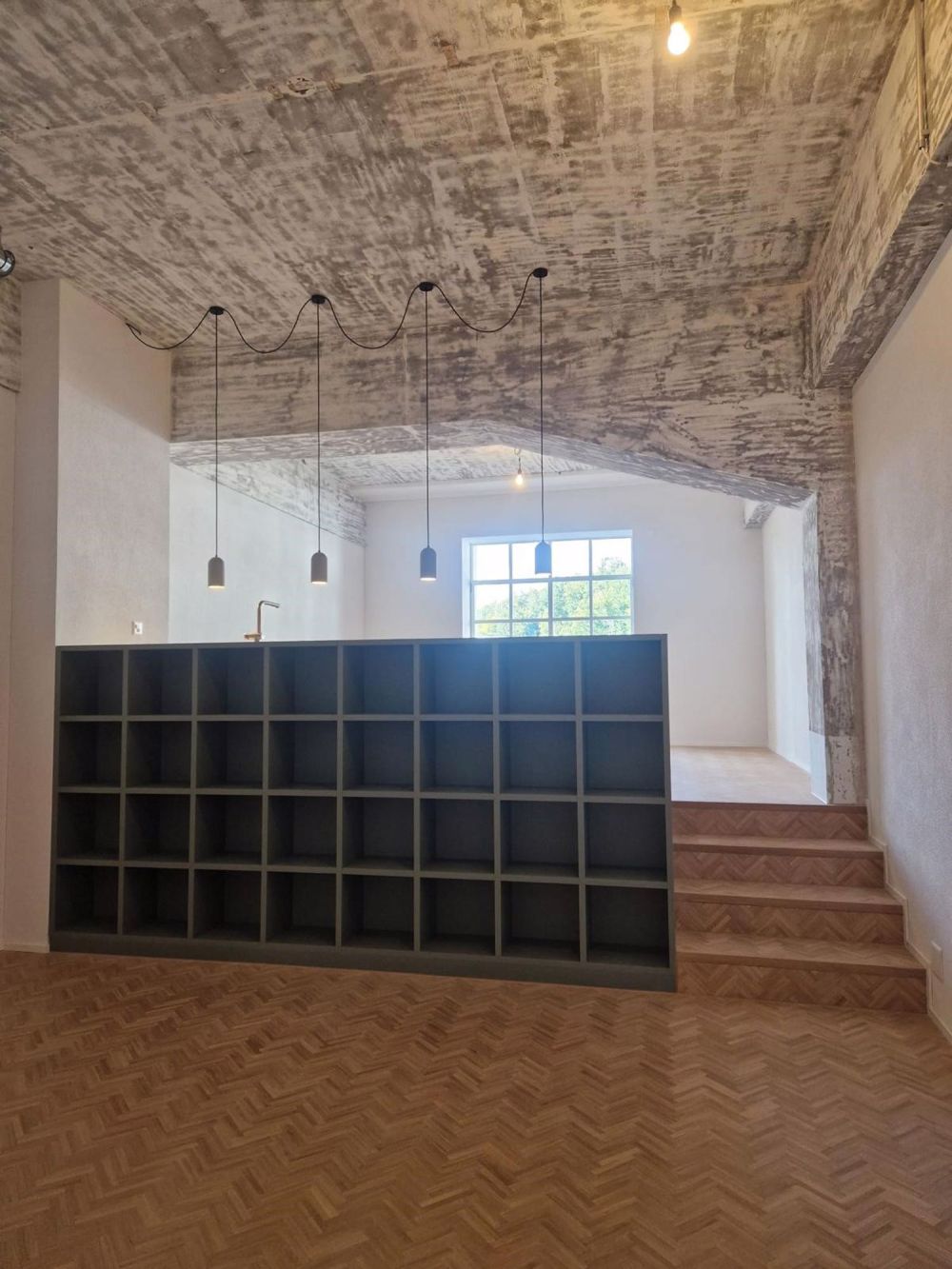 Moderne 2 Raum-Studiowohnung mit beeindruckender Raumhöhe - Bild 4