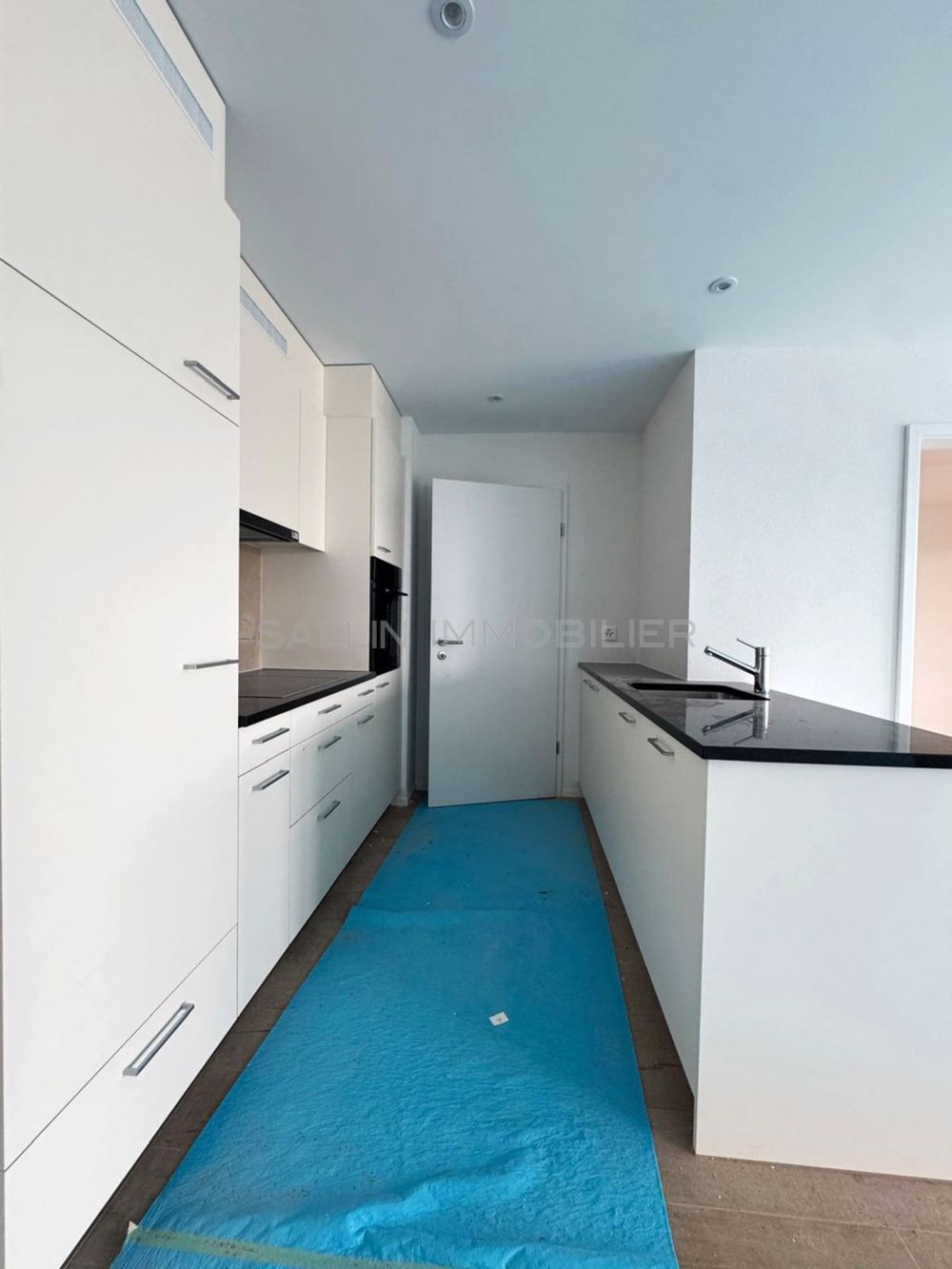 Lumineux appartement de 2½ pièces au 2ème étage avec pl. de parc int. - Bild 6