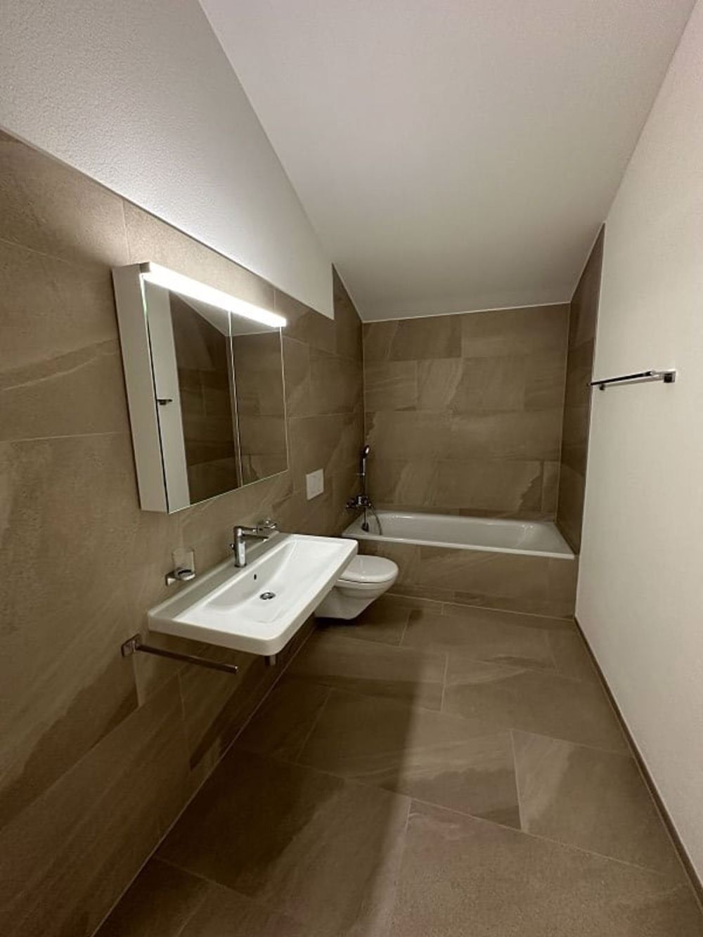 grosszügige Dachwohnung, "Zentrum Tobel" - Bild 5