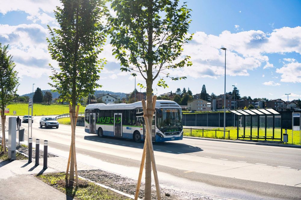 Ihr Eigenheim am Reusskanal - Häuser am Fähriweg, Buchrain - Ab der Bushaltestelle Buchrain, Reussbrücke erreichen Sie Luzern in rund 25 und Zug in rund 35 Minuten