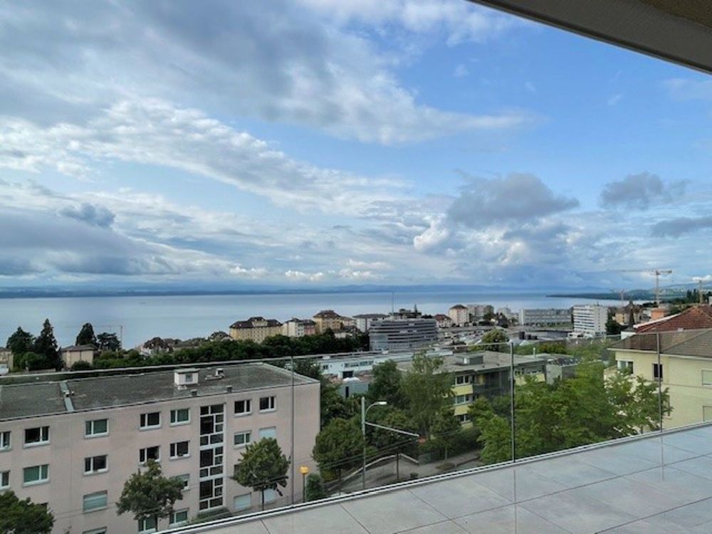 Prachtvolle neue 4,5-Zimmer-Dachgeschosswohnung mit atemberaubendem Blick auf den See und die Alpen - Bild 11