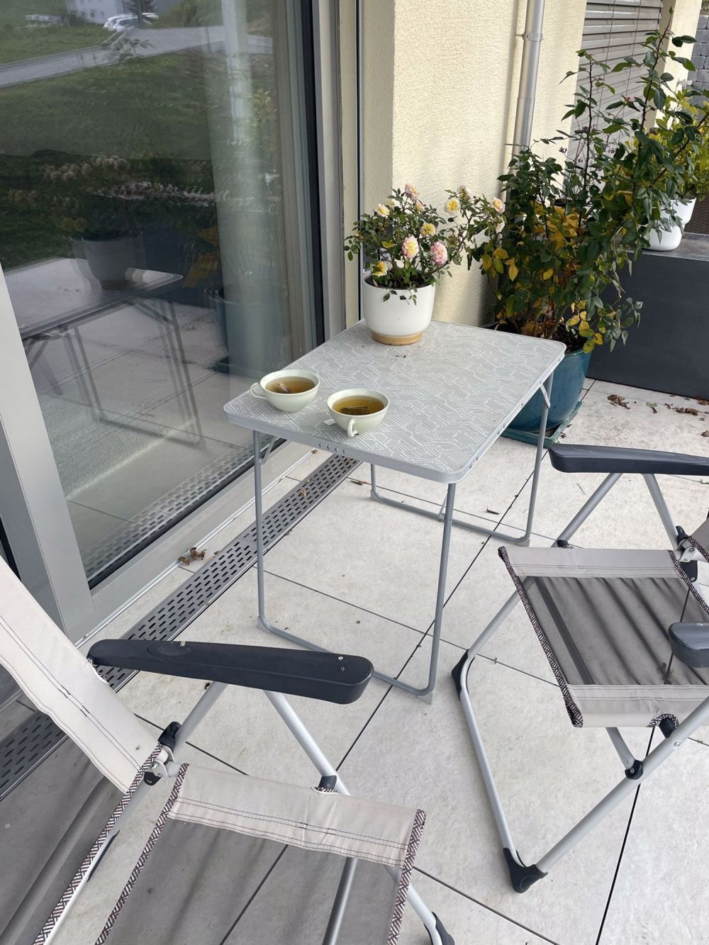 Doppeleinfamilienhaus mit Terrasse , Balkon und Garten - Bild 13