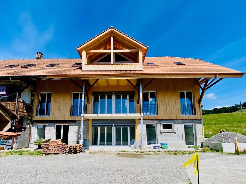 Einzigartige 4.5-Zimmer-Duplexwohnung mit zwei Terrassen - Erstbezug per 1. November 2025 - Bild 1