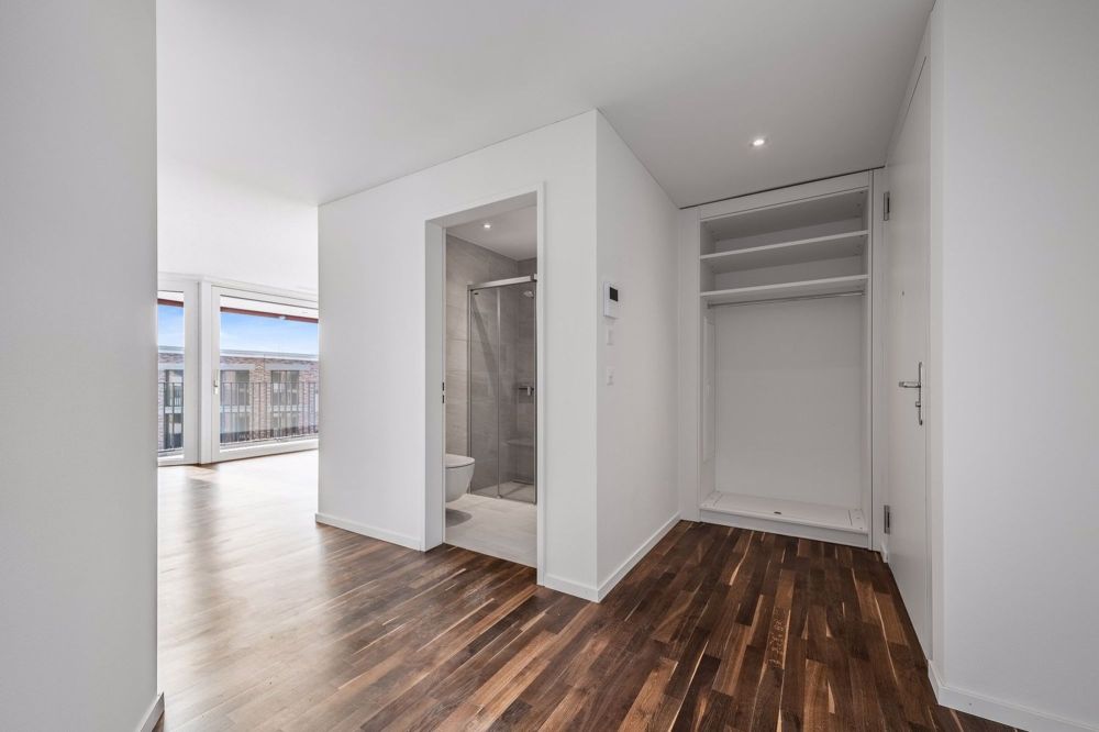 Moderne 5.5-Zimmer-Wohnung mit Balkon in Adliswil - Bild 4