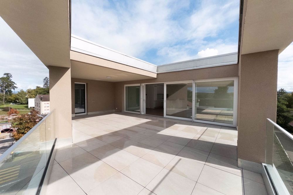 4,5 Zimmer-Dachgeschosswohnung mit 152m2 - terrasse