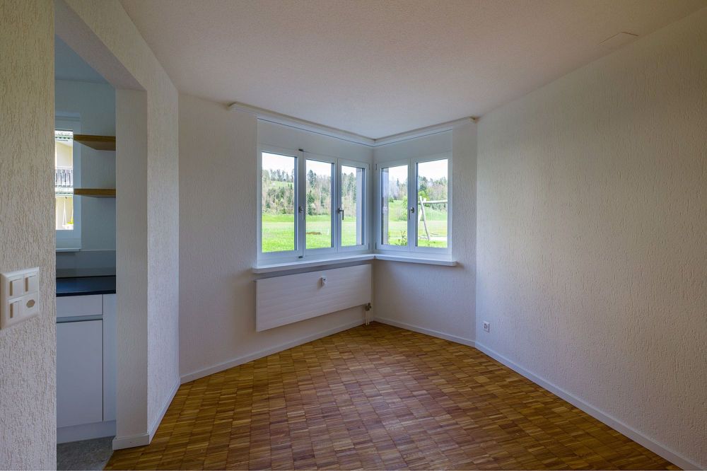 Erstvermietung nach Komplettsanierung: 4.5-Zimmer-Wohnung mit Balkon in Wagen - Bild 9
