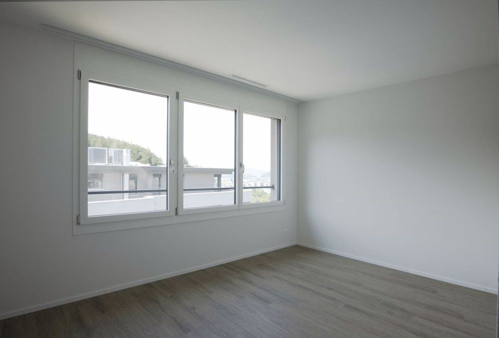 Attika-Wohnung mit Aussicht und eigener Waschküche - Zimmer