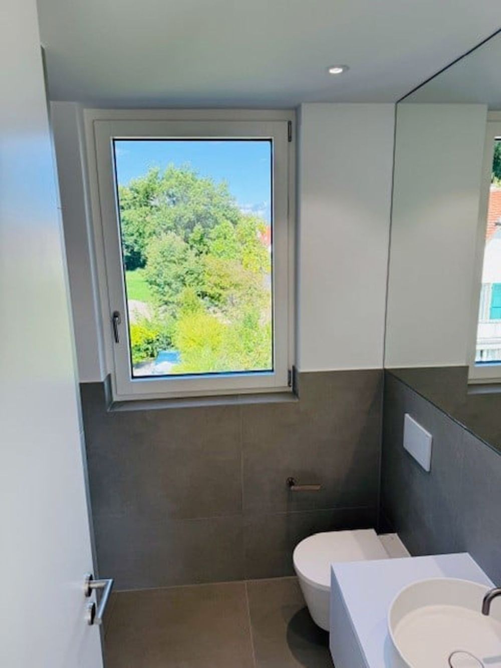 Neu erstellte, lichtdurchflutete 3,5 Zimmer Wohnung mit 2 grossen Terrassen - Bild 8