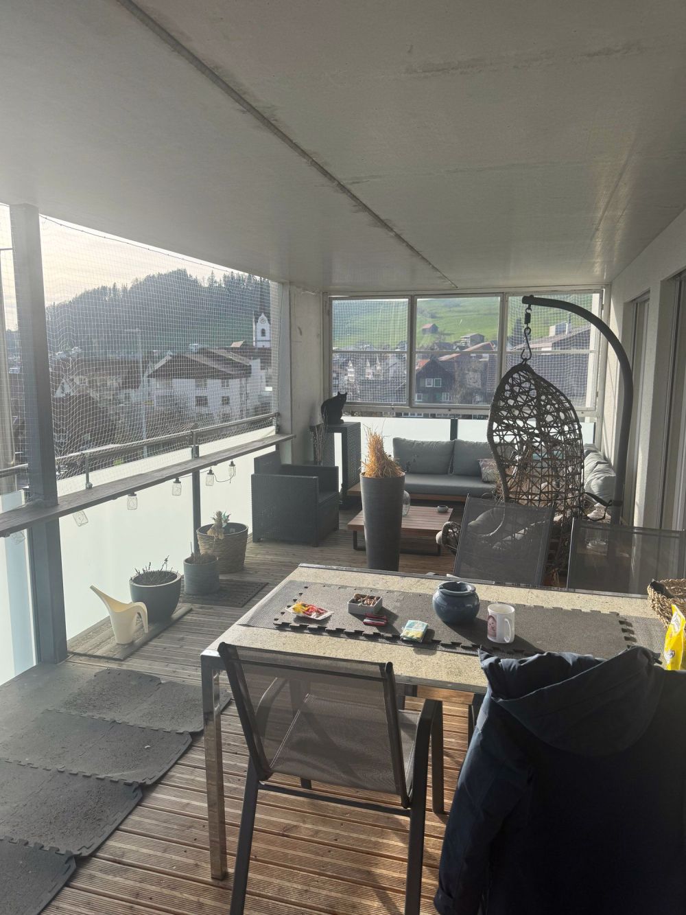 Lichtdurchflutete 4½-Zimmer-Wohnung mit Balkon und Panoramablick - Bild 1