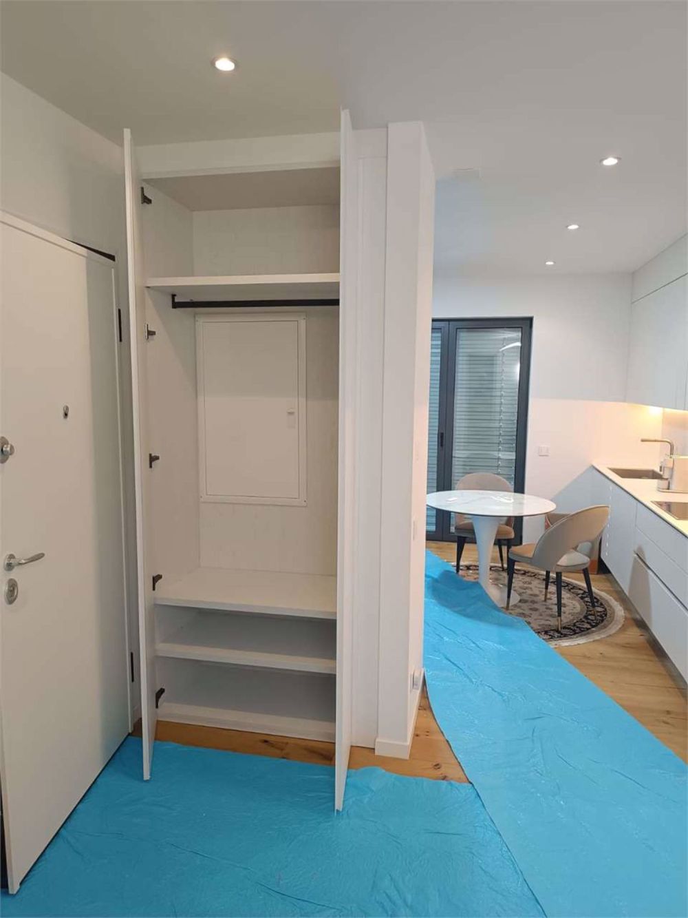 Neue möblierte 4.5-Zimmer-Wohnung mit Terrasse - Bild 13