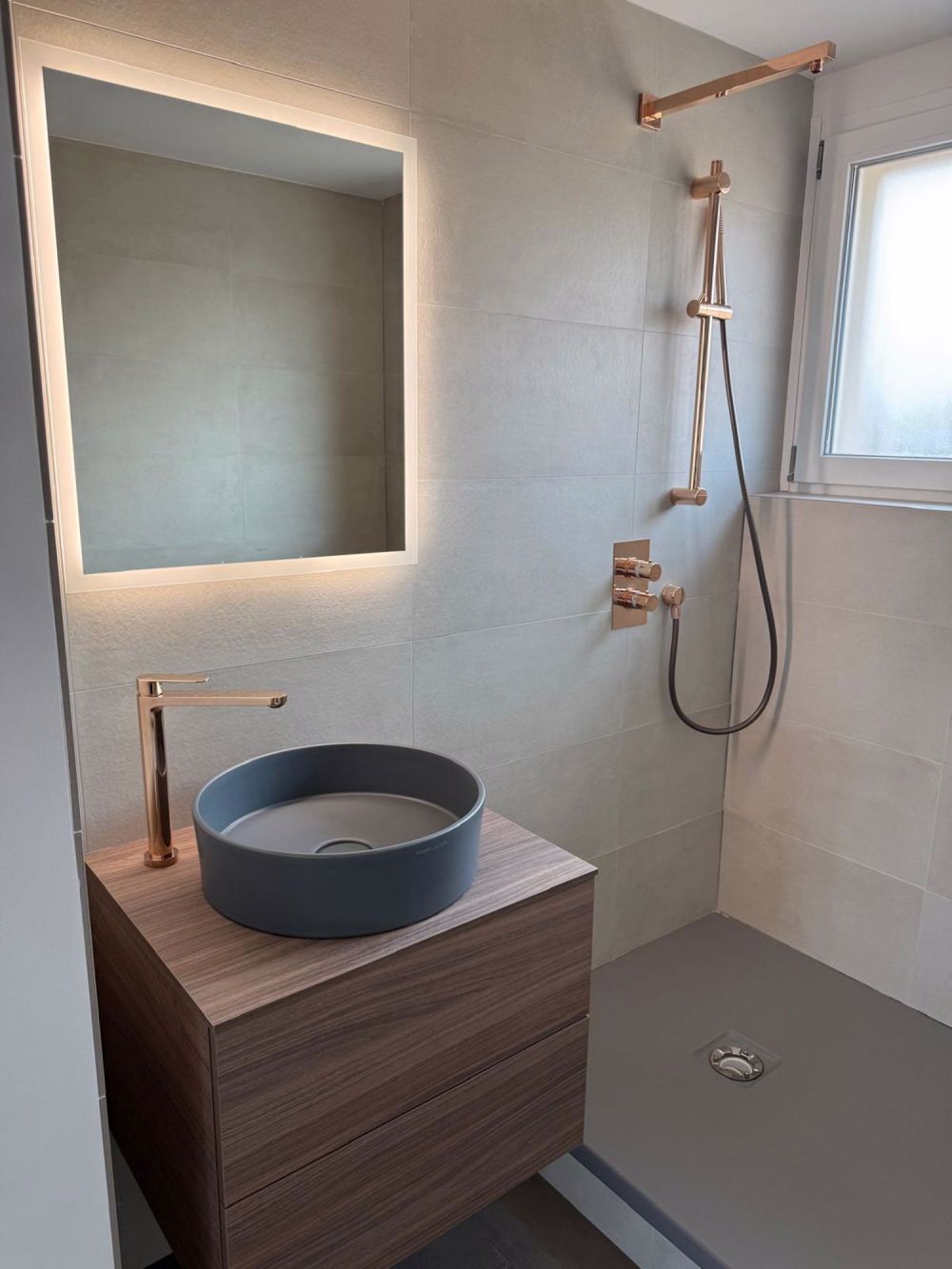 Moderne 3.5-Zimmer-Dachwohnung im Herzen von Wil - Bild 5