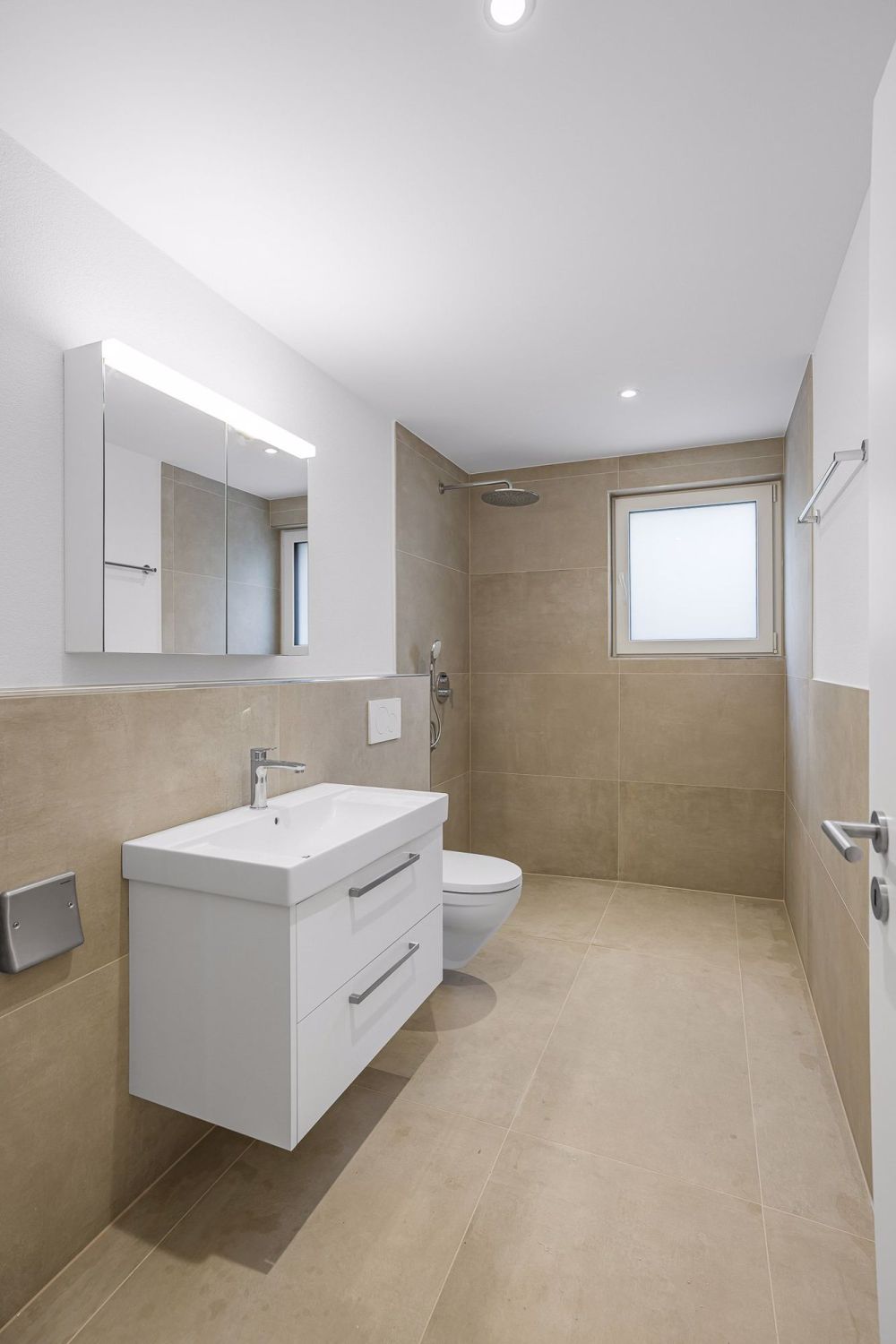 Exklusive Neubauwohnung mit Parkett und Top-Moderne Küche zu Vermieten! - Bild 5