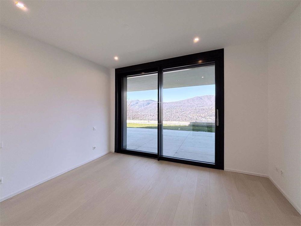 Nuovo 4.5 con giardino e vista lago - Bild 7