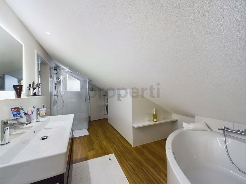 Grosszügige 4.5-Zimmerwohnung mit Charme & Säntisblick - Image 6