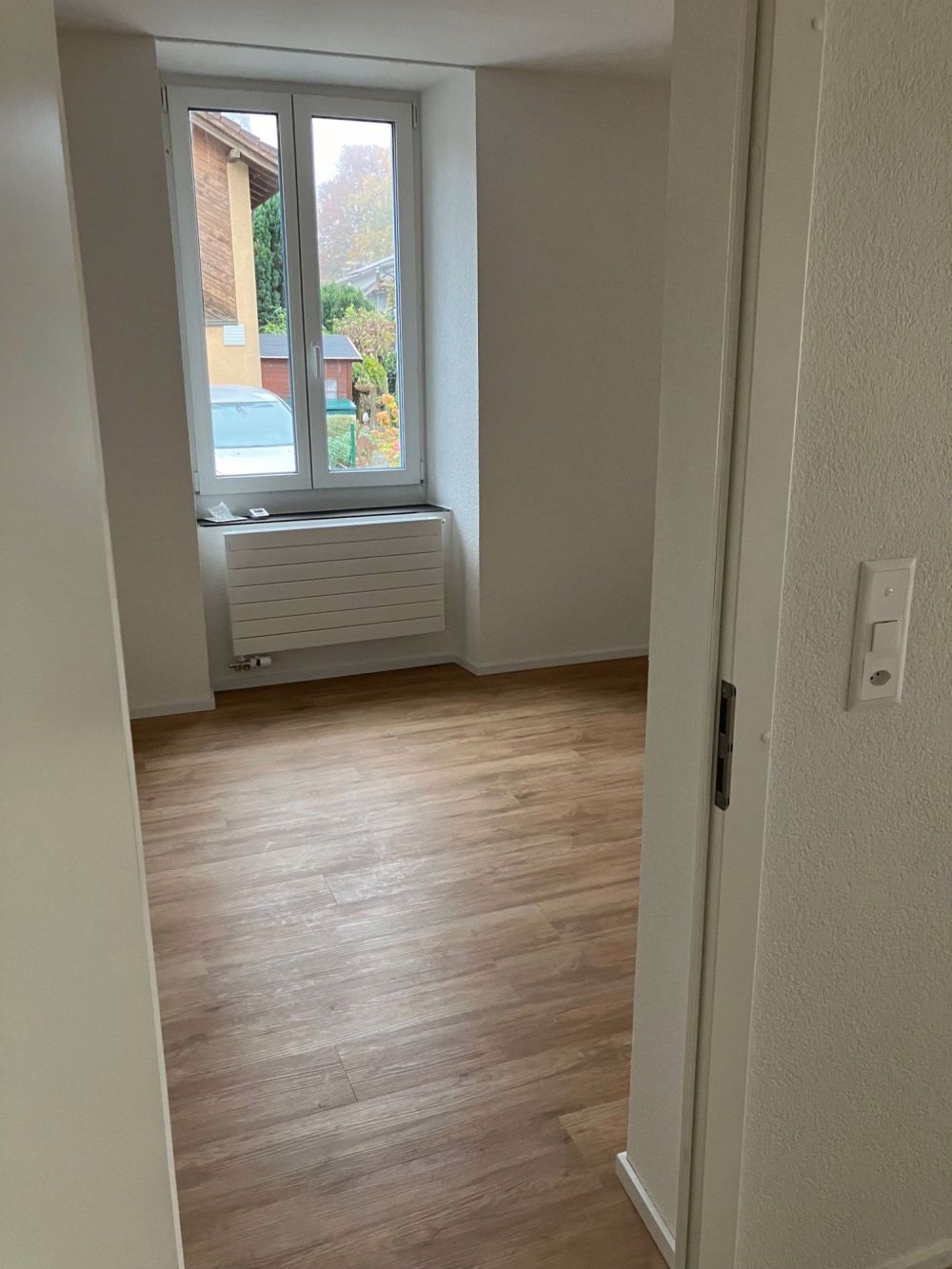 Erstbezug! Vollrenovierte EG-Wohnung mit Parkplatz - Bild 9