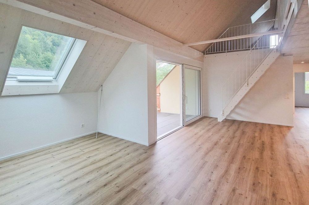 Moderne und helle 4.5 Zimmer-Dachwohnung mit Galerie - Bild 7