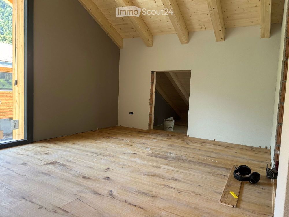 Moderne 4.5-Zimmer-Dachwohnung mit Bergblick in Frutigen - Bild 12