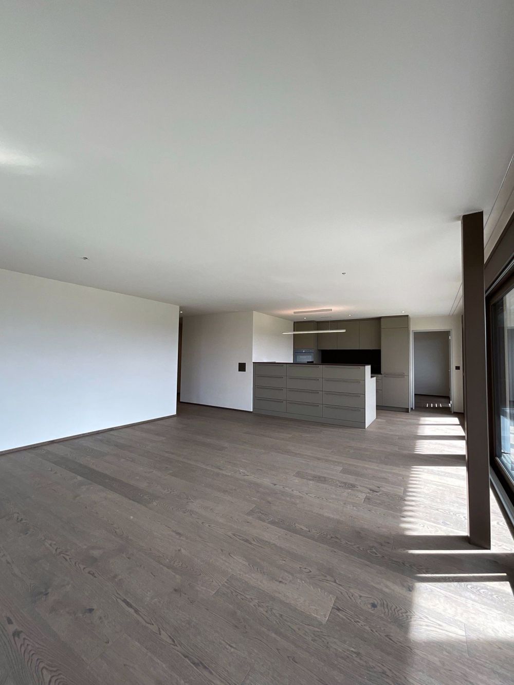 ERSTVERMIETUNG: grosszügige 3.5 Zimmer-Wohnung mit wundervoller Aussicht - Bild 9