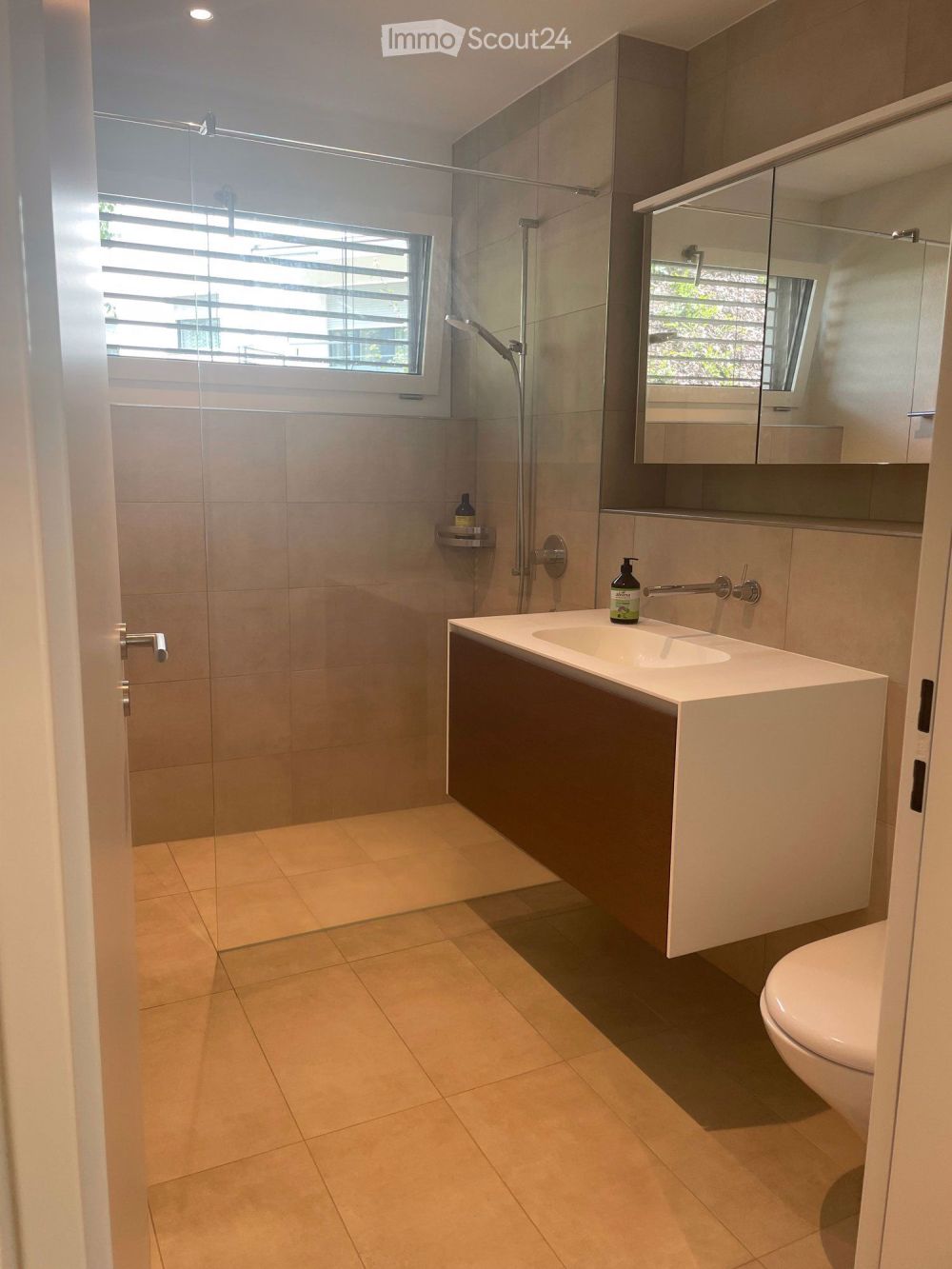 Online-Besichtigungen möglich - Moderne 2.5-Zimmer-Neubau-Wohnung mit grosser Terrasse - Bild 5