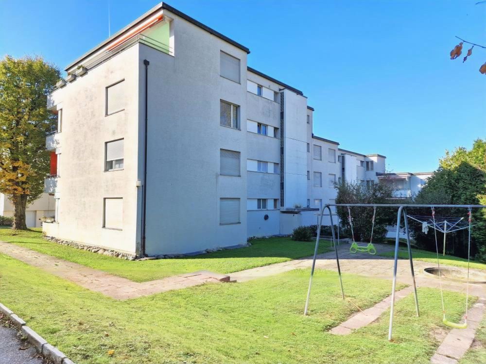 Die Gelegenheit! Erstbezug einer neu sanierten 3.5-Zimmerwohnung in Af - Hausfassade