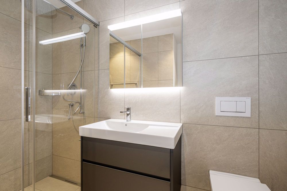 Neubau-Wohntraum im Eigentumsstandard mit parkähnlicher Umgebung - WC/Dusche