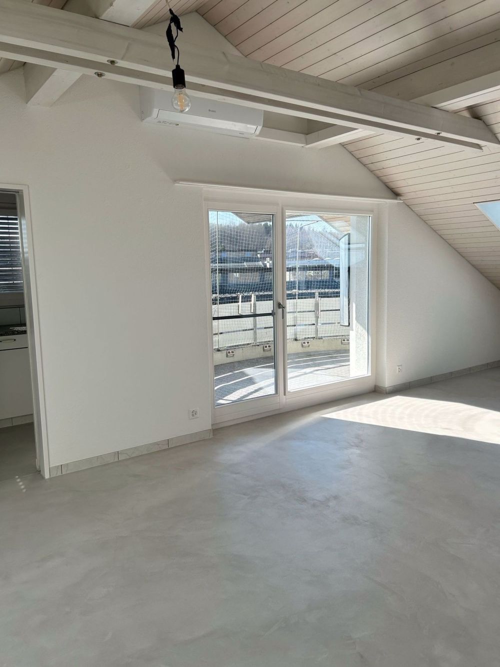 Exklusive 4.5-Zimmer-Dachwohnung mit direktem Liftzugang Erstvermietung nach Renovation - Bild 6