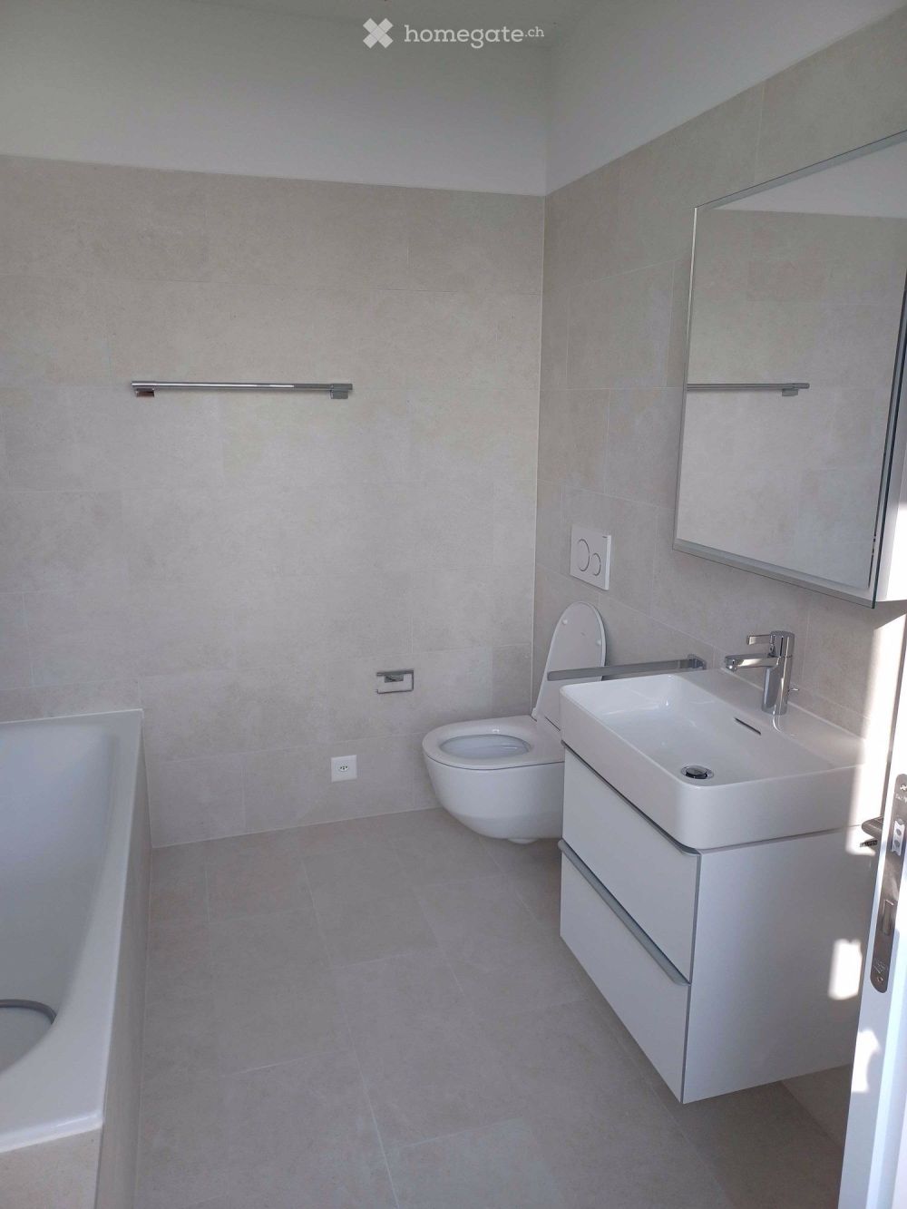 Moderne 3.5-Zimmer-Wohnung mit atemberaubendem Ausblick in Suhr - Bild 8