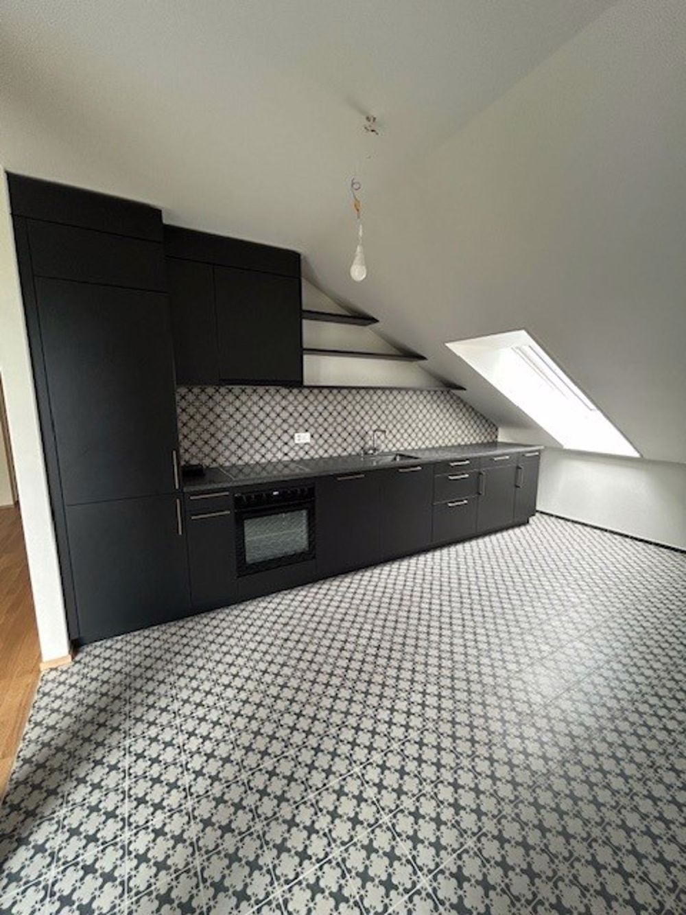 Neue 5.5-Zimmer-Wohnung, 3. Stock, ca. 128 m2 - Bild 2