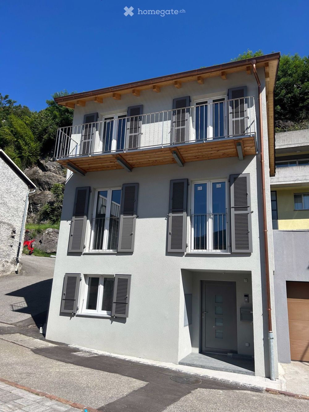 Moderne 4.5-Zimmer-Wohnung mit Panoramablick in Monte Carasso - Bild 2