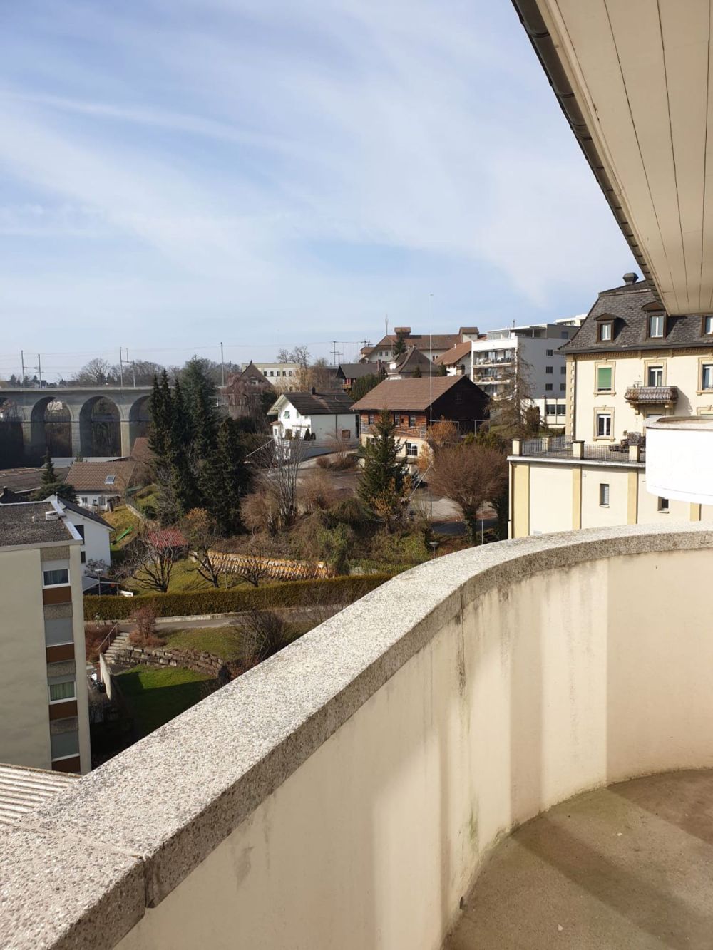 3.5-Zimmerwohnung mit Weitsicht und ganztägiger Sonne - Erstbezug nach gesamt Renovation - Bild 8