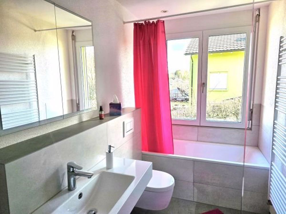 Steckborn, Zimmer mit Bad im Haus der Kristalle - Bild 3