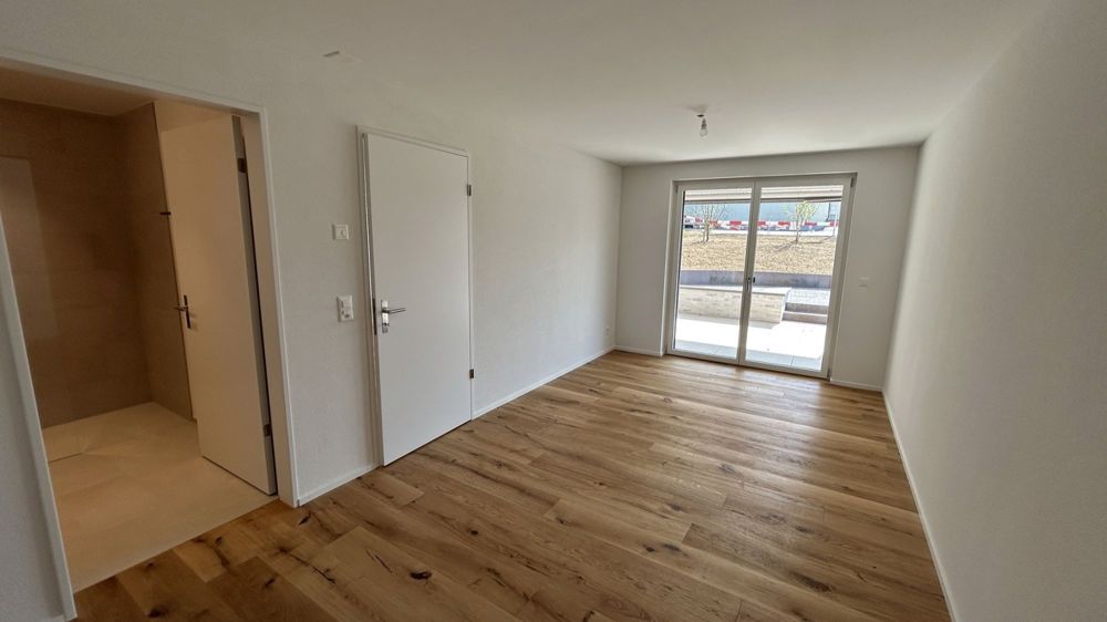 Moderne 4.5-Zimmer Neubauwohnung mit Gartensitzplatz - Bild 8