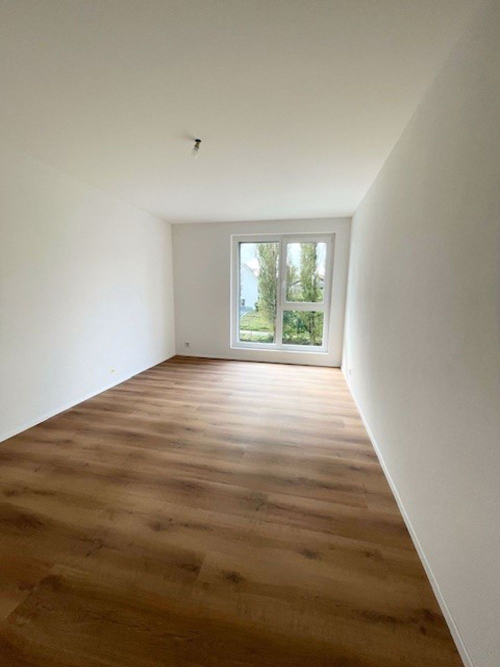 Neubau / Noch zwei 4,5-Zimmer-Wohnungen verfügbar - Bild 4