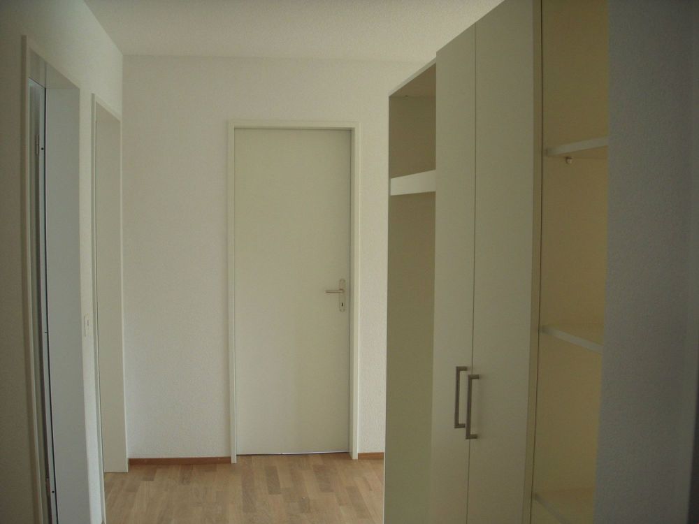 Grosse und helle Wohnung mit Sicht auf den Jura in gepflegter Liegenschaft - Bild 4
