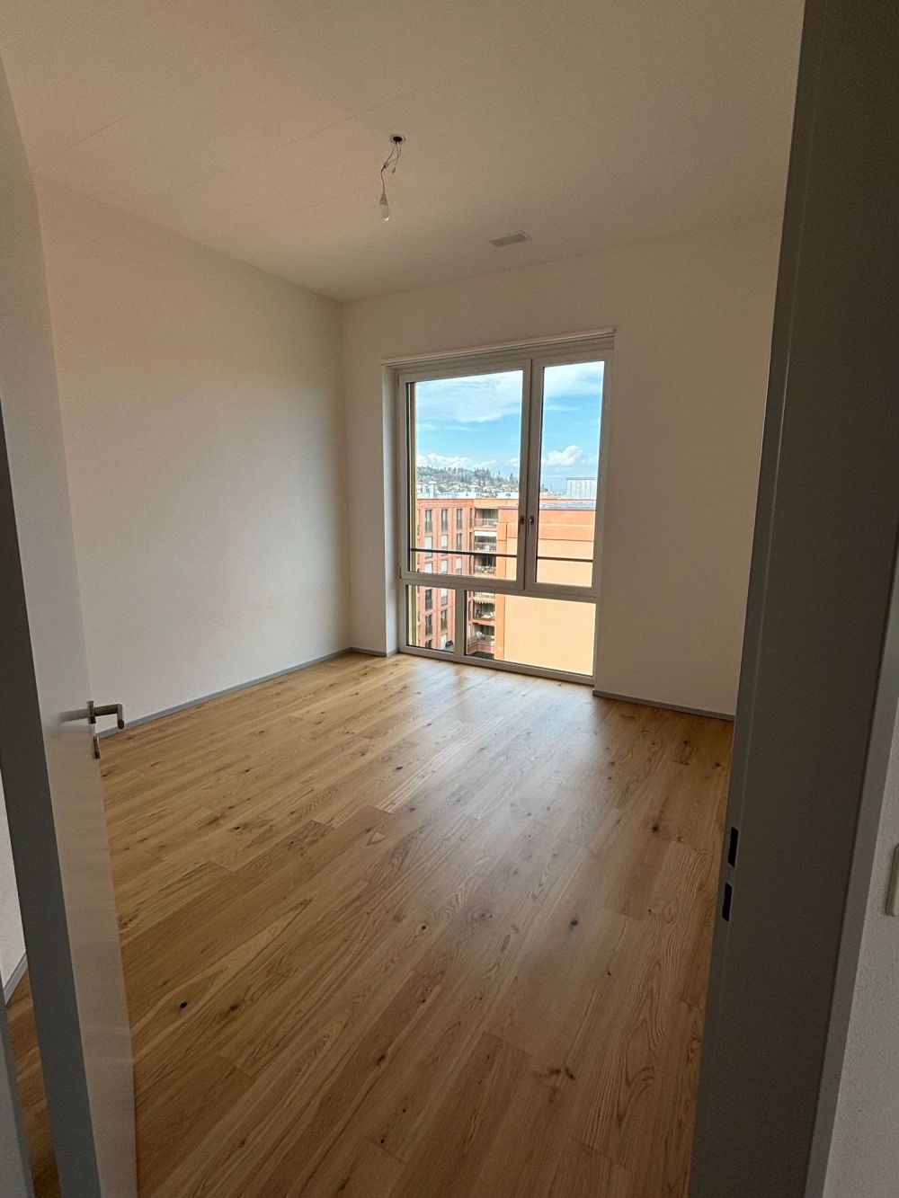 Erstbezug Neubau 2-Zimmer neben Bahnhof Winterthur-Hegi, Top-Ausstattung, Oberstes Stockwerk - Bild 3