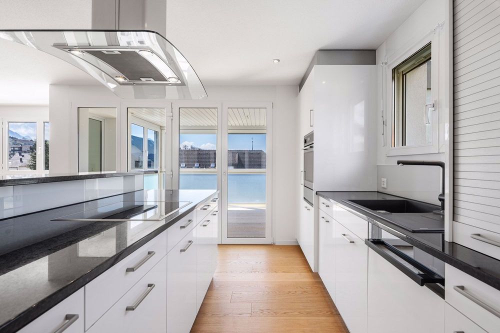 Exklusiver Neubau mit Seeblick auf 2 Etagen - 07 Web_Attika Wohnung, Oberhus- Strasse 4, Greppen_24_klein