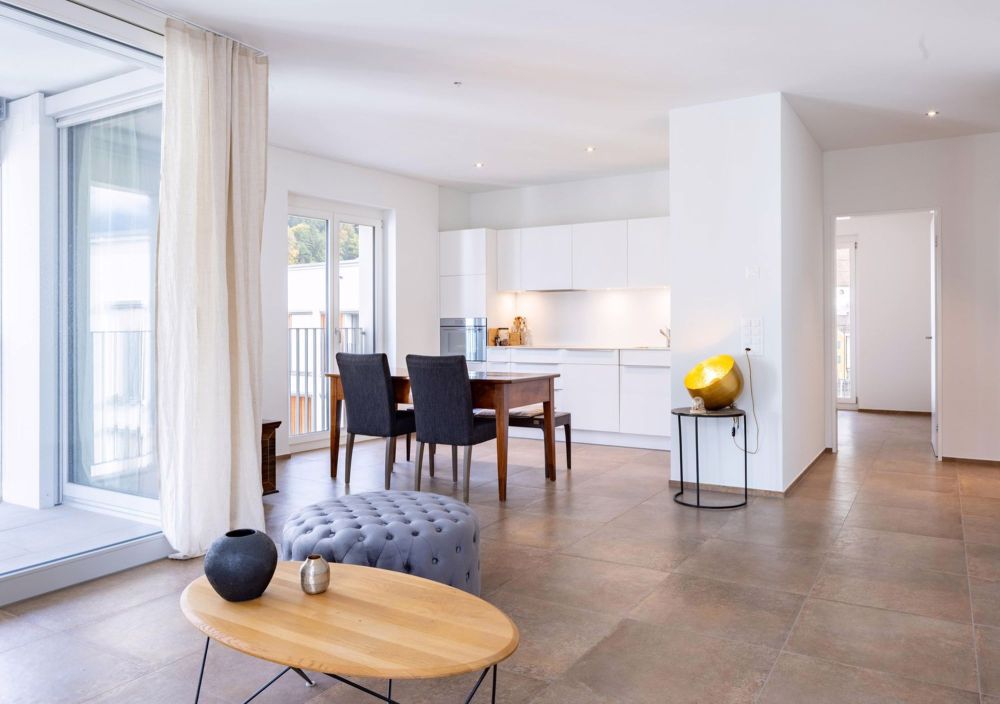 Moderne 2.5-Zimmer-Wohnung im Zentrum von Altdorf - Bild 1