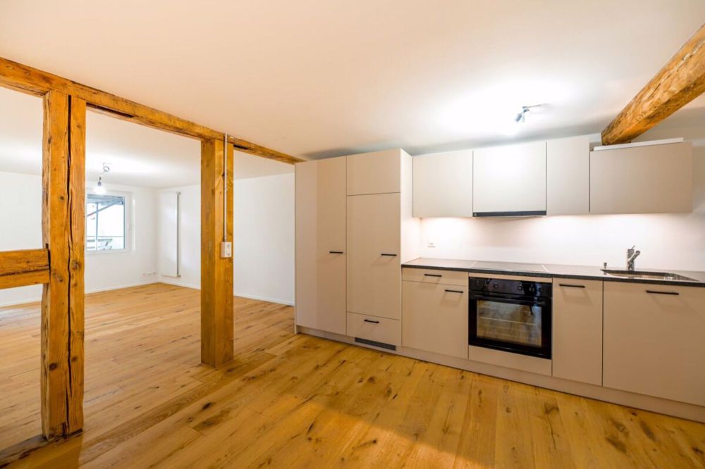 KERNSANIERTE DACHWOHNUNG MIT BALKON - Bild 2