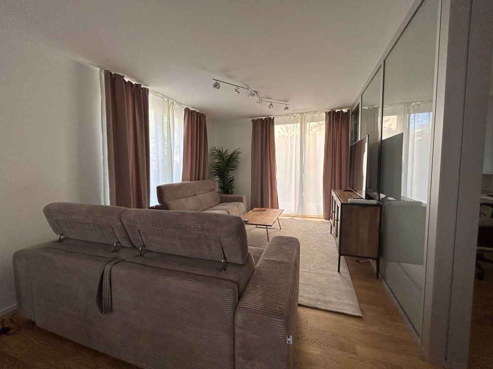 Moderne 2.5 Zimmer-Erdgeschosswohnung mit Garten - Bild 2