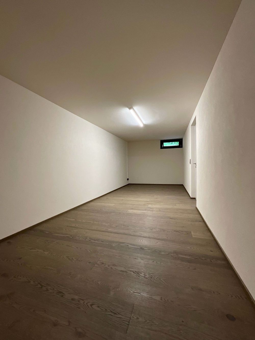 3.5-Zimmer-Garten-Wohnung mit atemberaubendem Ausblick und Zusatzraum - Bild 13