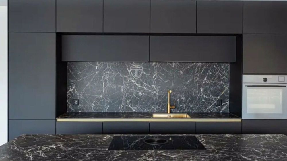 Luxuriöse 3.5-Zimmer-Terrassenwohnung mit 132m² Privat-Terrasse und traumhafter Aussicht auf Pilatus & Rigi - Bild 2