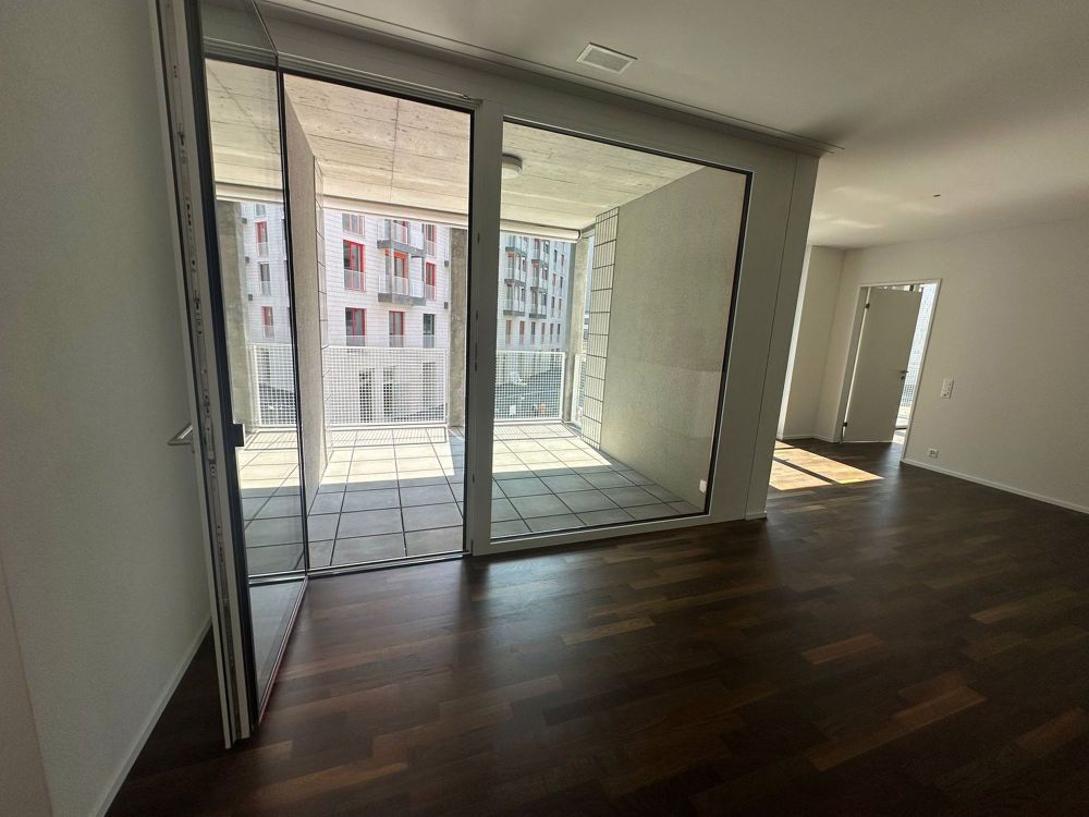 Erstbezug! Moderne, helle Wohnung mit Balkon, ruhig, zentral und top angebunden - Bild 2