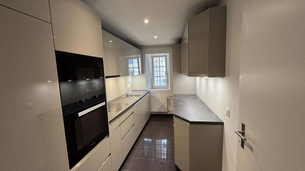 Komplett renovierte 4.5 Zimmer Wohnung mit grosser Terrasse - Bild 2