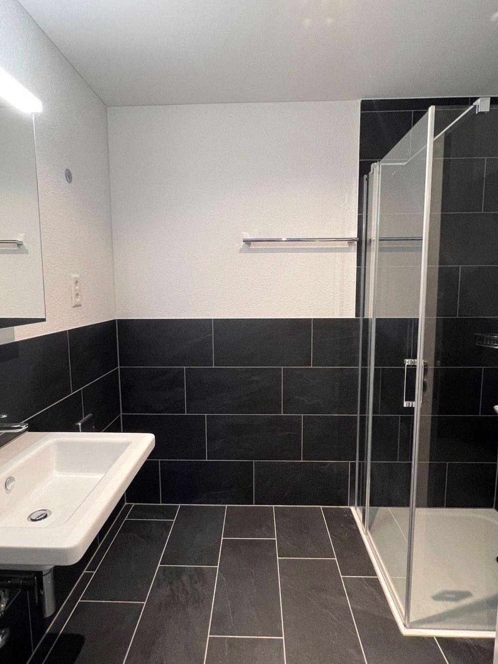 Moderne und schöne 2 1/2 Zimmerwohnung "Chriesihoger" in Unterengstringen - Bild 4