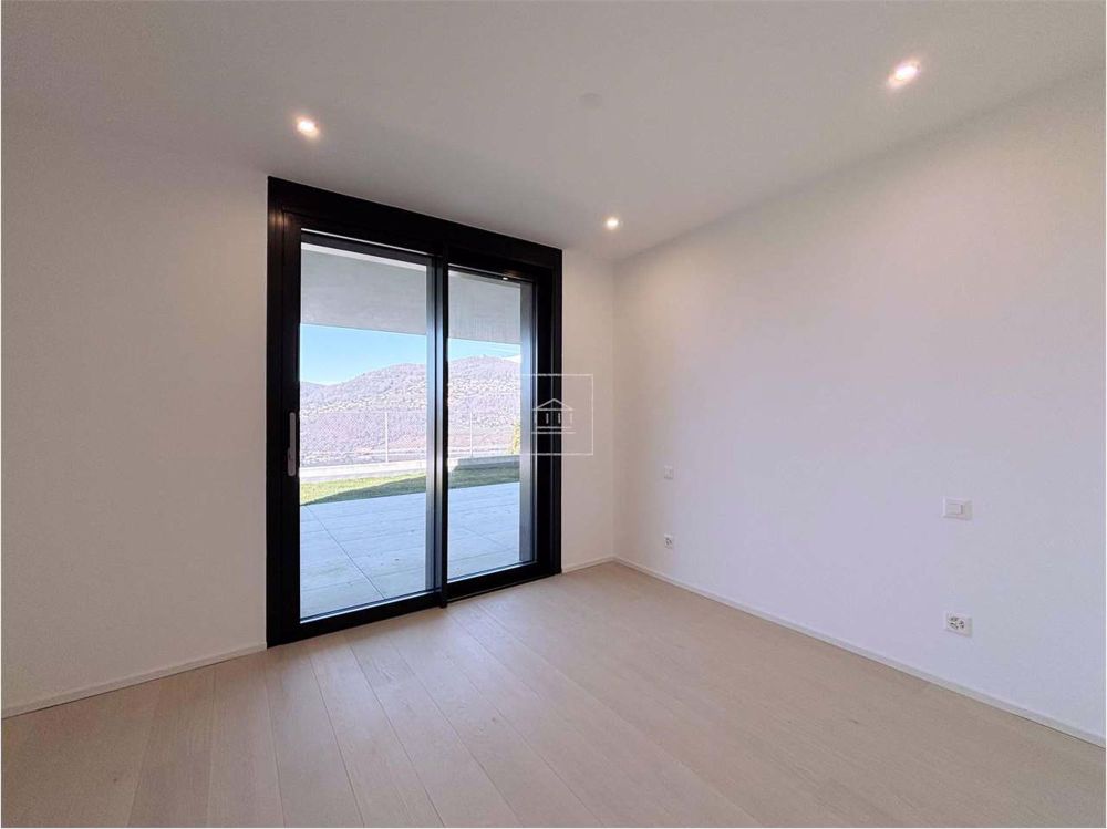 Nuovo 4.5 con giardino e vista lago - Bild 11